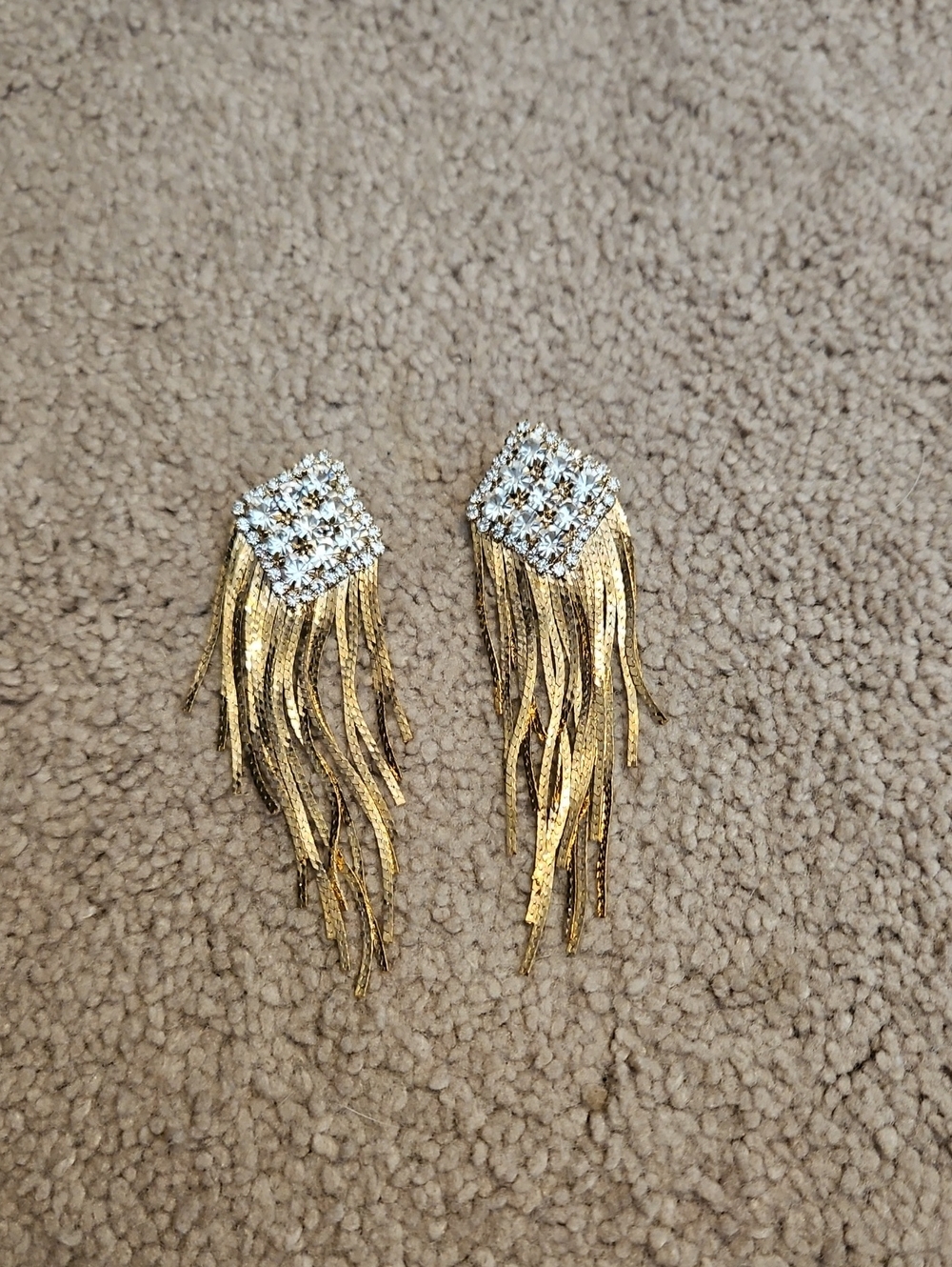 NWOT Vici Gold Fringe Crystal Square Drop Earrings
